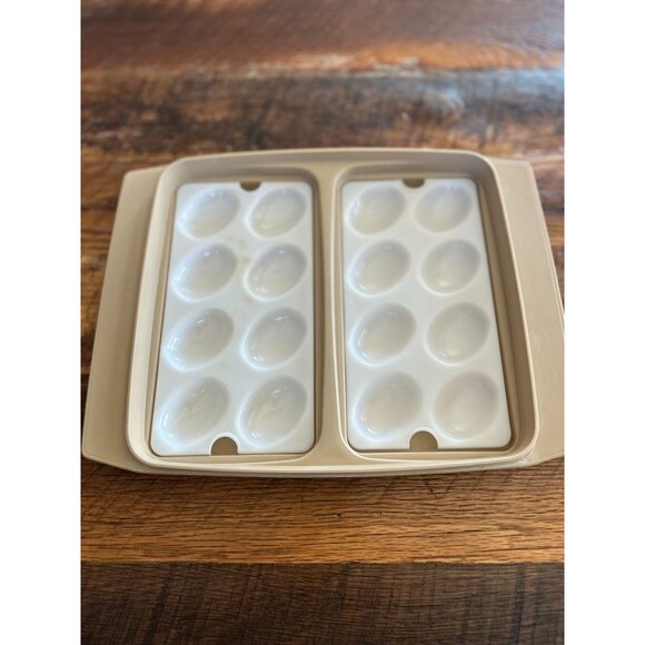 Tupperware Double Deviled Egg Carrier With Lid 723 almond - Picture 2 of 8